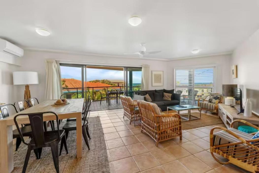The Cove Yamba Aparthotel Exterior photo