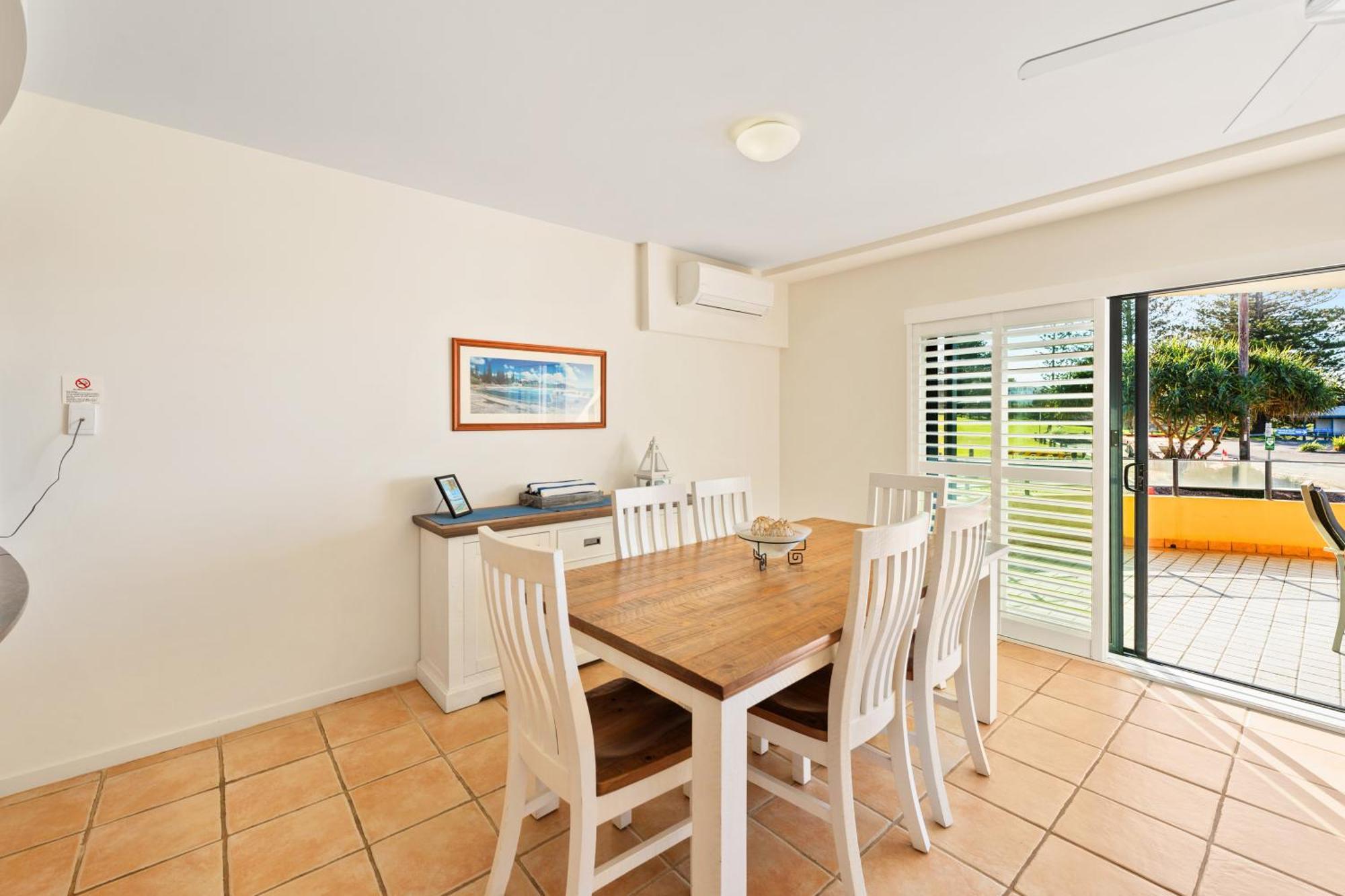 The Cove Yamba Aparthotel Exterior photo