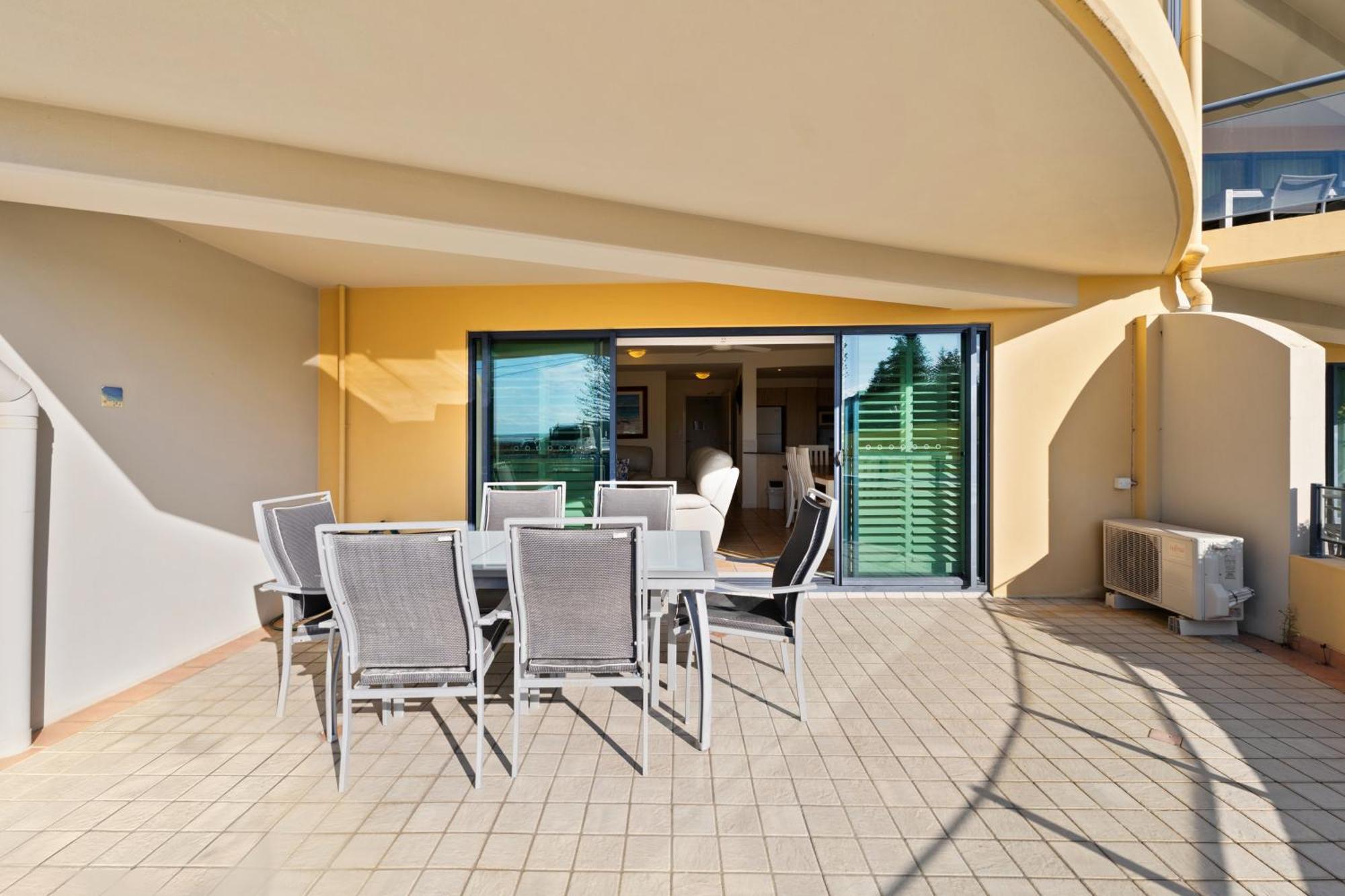 The Cove Yamba Aparthotel Exterior photo